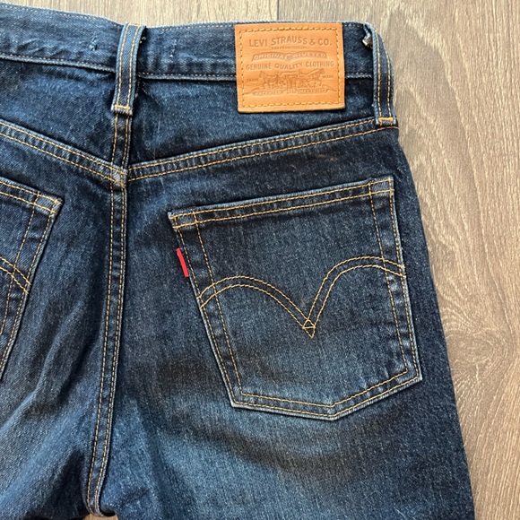 Levi’s Cropped Wedgie Straight Denim - Picture 3 of 4